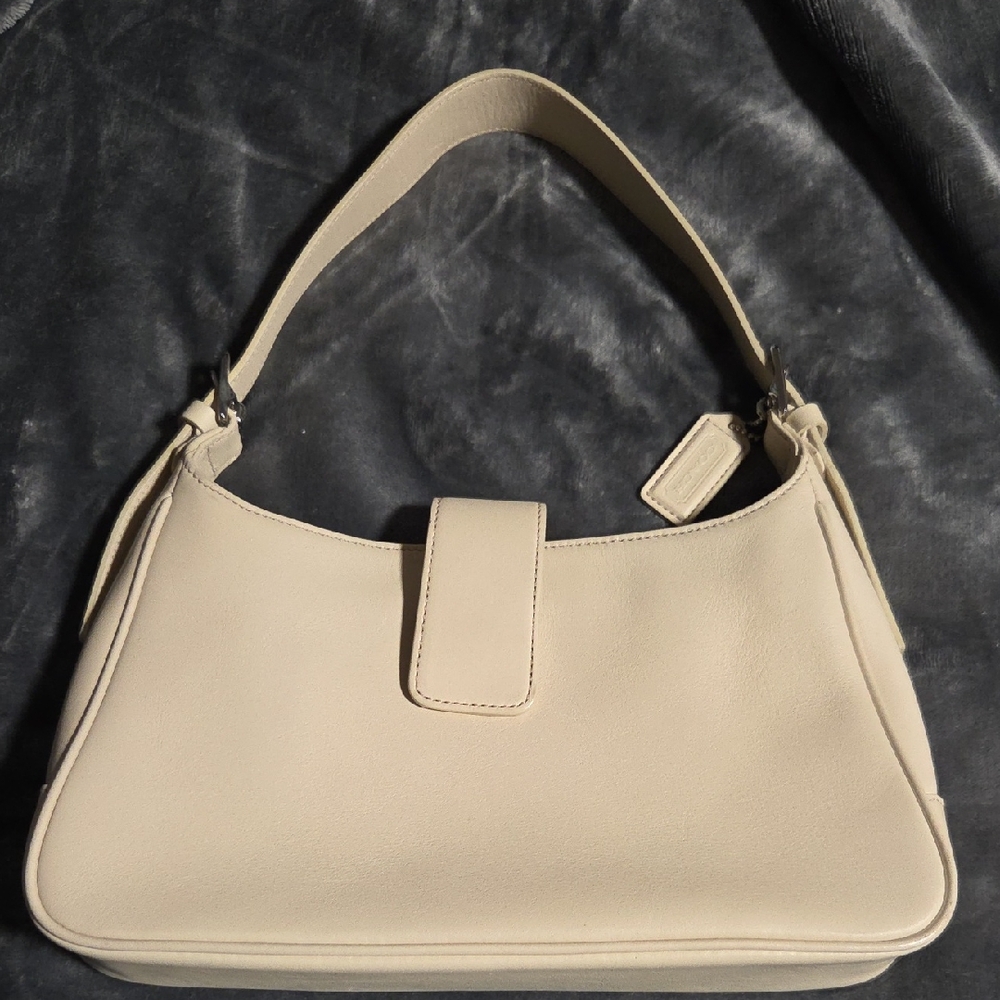 SEND ME AN OFFER Y2K COACH CREAM SHOULDER BAG